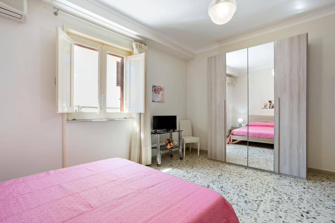 Tra Il Centro E Il Mare Apartment Con Terrazzo Ачі-Кастелло Екстер'єр фото